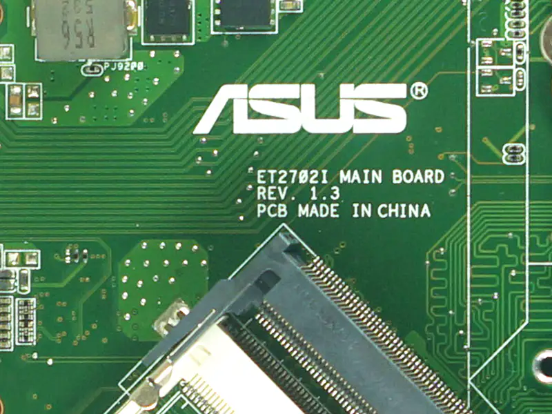 Základní deska Asus ET2702I